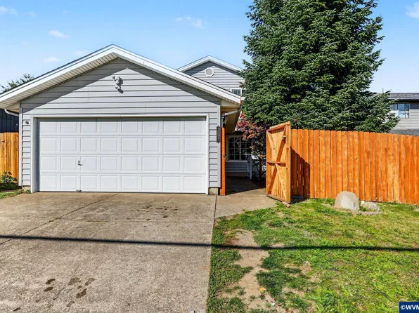 2027 Queen Ave SE, Albany, OR 97322