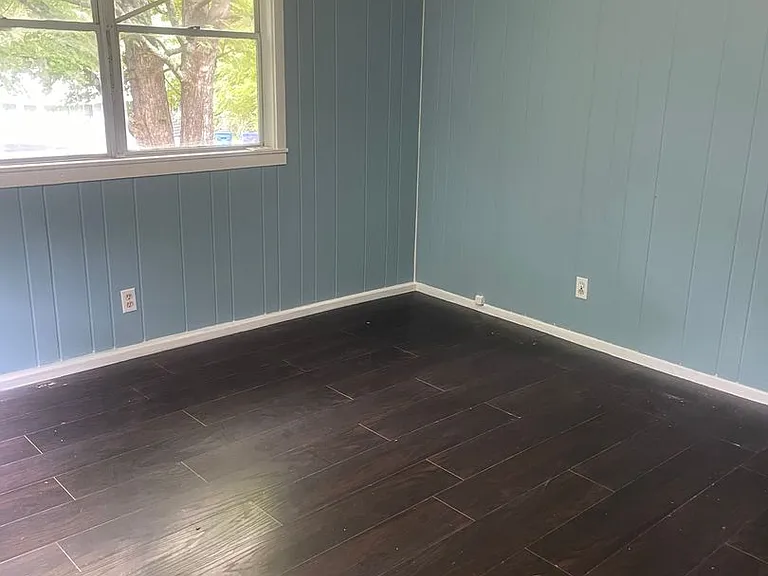 251 S Dillard Ave — Photo 2