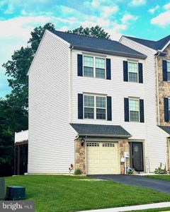 56 Katelyn Dr, New Oxford, PA, 17350