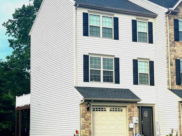 56 Katelyn Dr, New Oxford, PA 17350