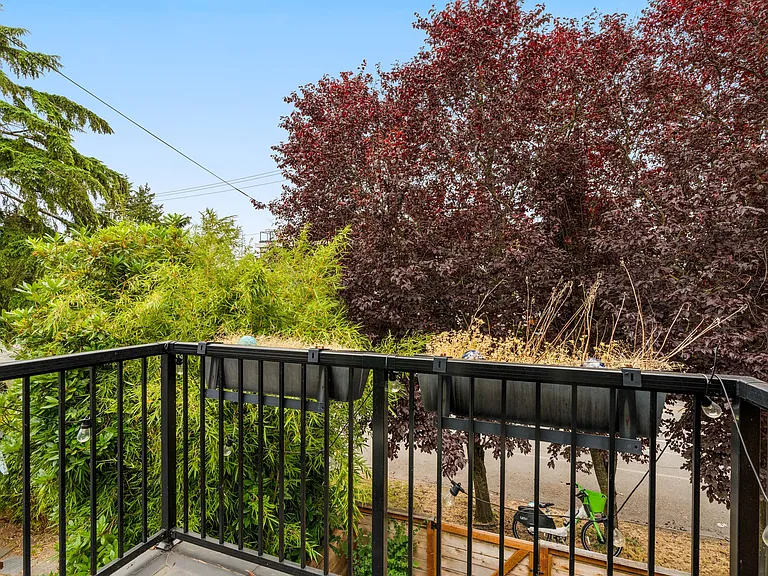 6017 SW Admiral Way — Photo 22