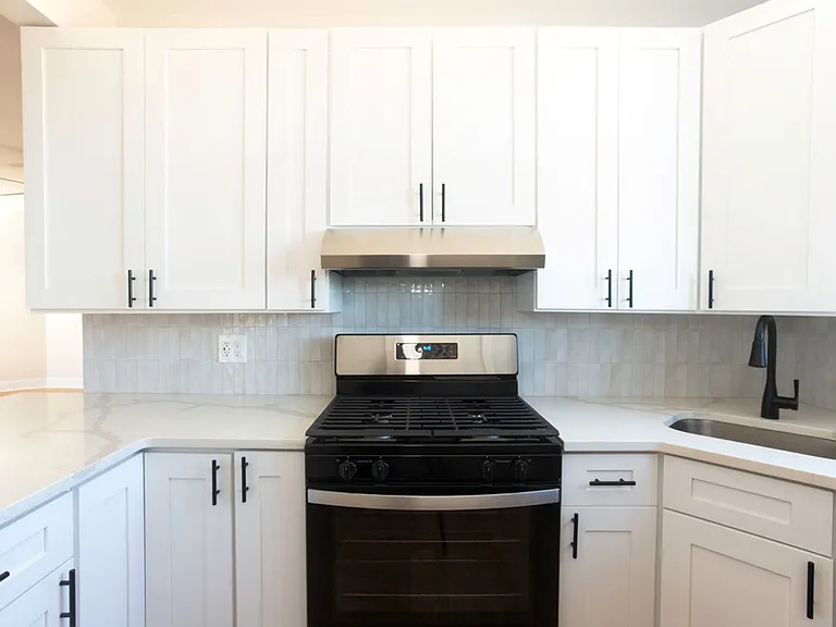 2613 W Berwyn Ave — Photo 15