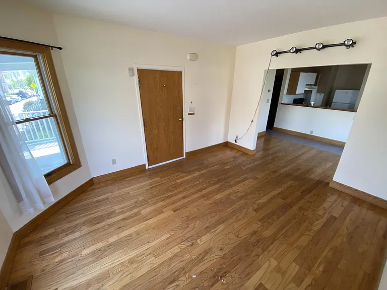 3 Bayside St #1 — Photo 2