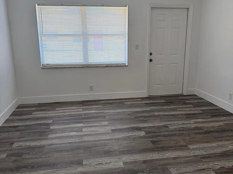 599 NW 40th Ct #A — Photo 12