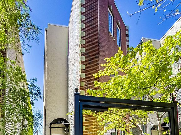 2nd image of 1266 N Wood St #2
