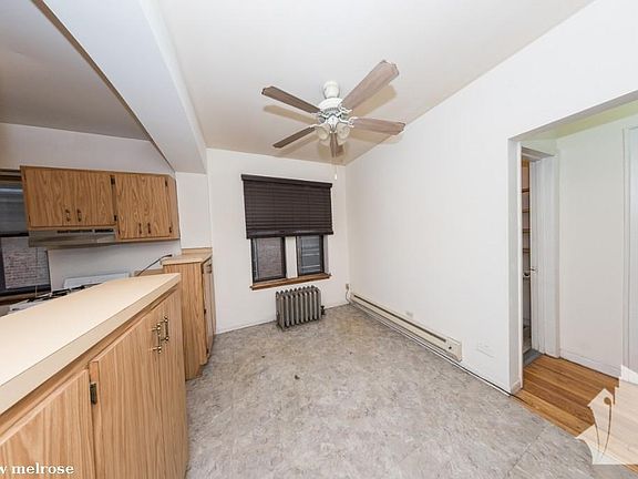 4th image of 619 W Melrose St #918