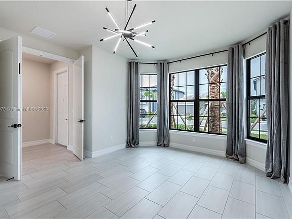 5th image of 4549 Pinehurst Dr
