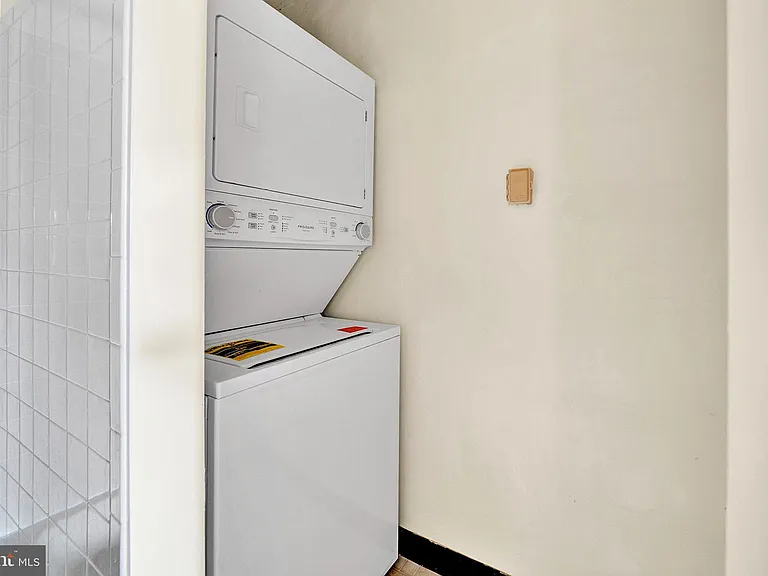 601 Ravens Crest Dr — Photo 14