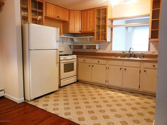 4th image of 8 Berkshire Ct