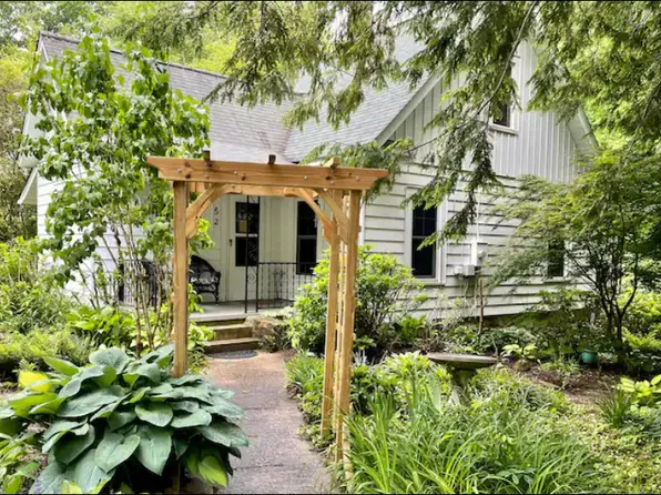 52 Camp Branch Rd, Black Mountain, NC 28711