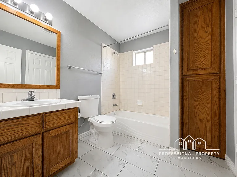 3557 W 27th Pl — Photo 17