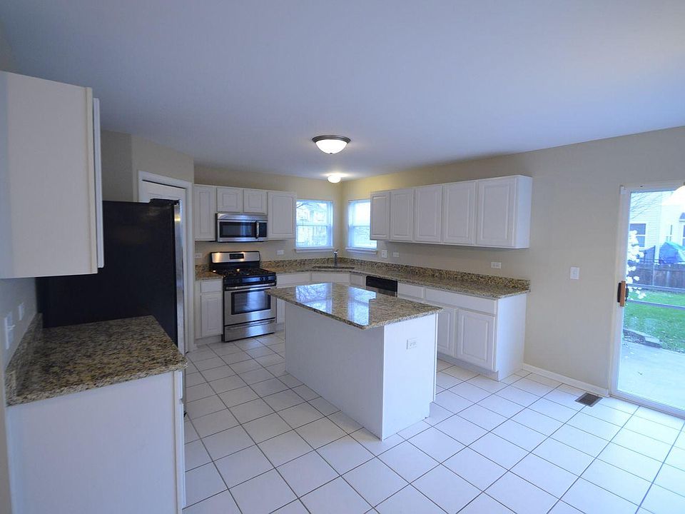 1st image of 1824 Arbor Falls Dr