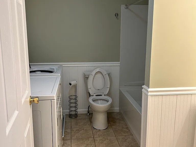 432 Howe St — Photo 28