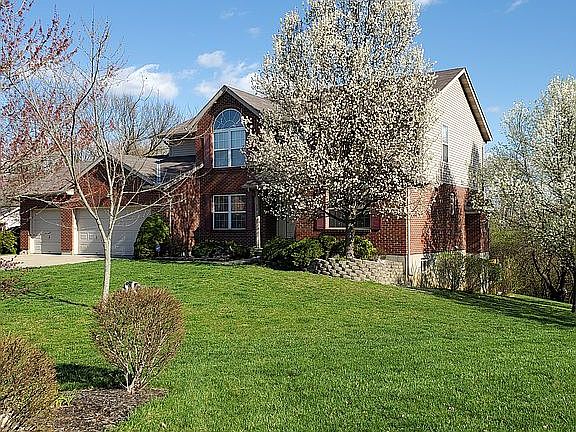 3rd image of 6390 Glen Hollow Dr