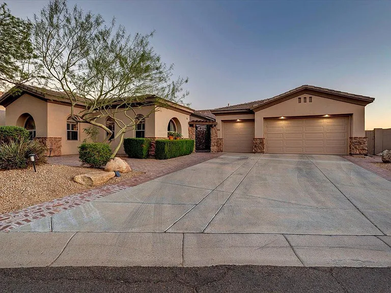 11071 E Evans Rd — Photo 2