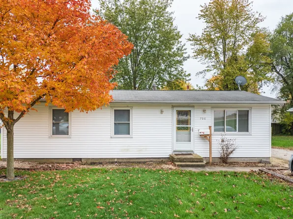706 W Wall St, Lexington, IL 61753