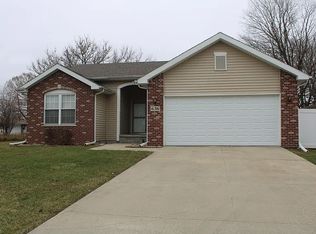 636 Ivy Ln, Bradley, IL 60915