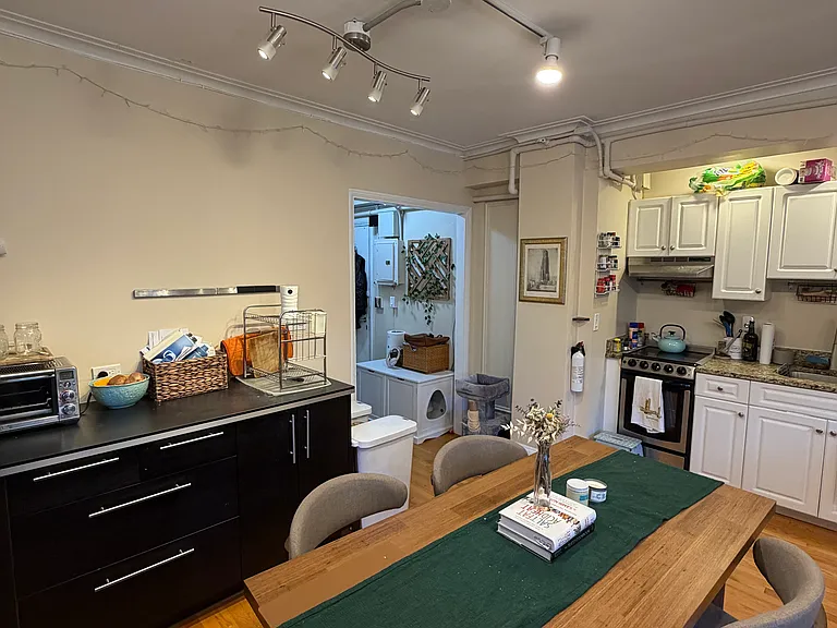 1450 Beacon St #B02 — Photo 5
