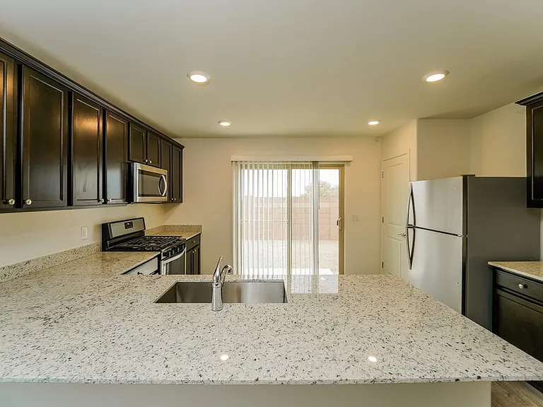 12946 N Ong Dr — Photo 6