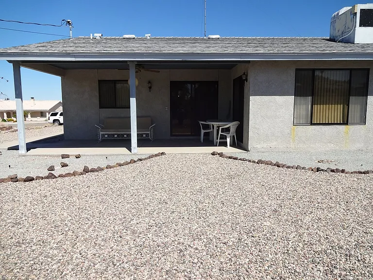 3288 Jamaica Blvd S — Photo 15