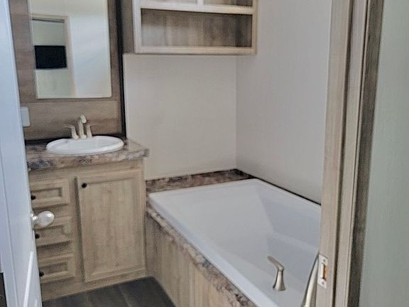 5th image of 7151 Woodlake Pkwy #327