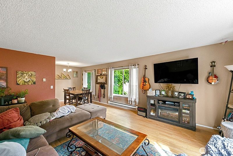 4th image of 8632 26th Avenue SW