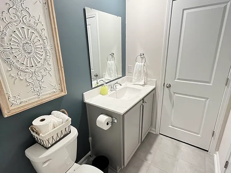upstair's bathroom