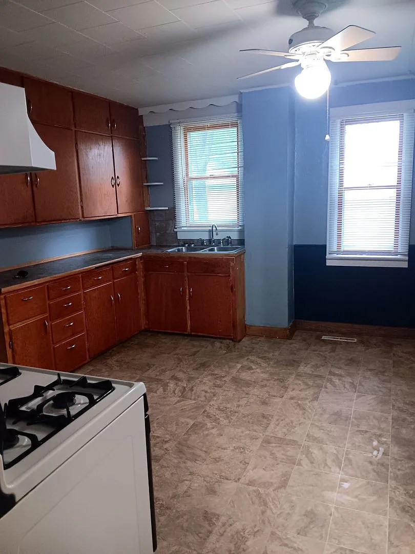 Single Family Home Available! — Photo 4