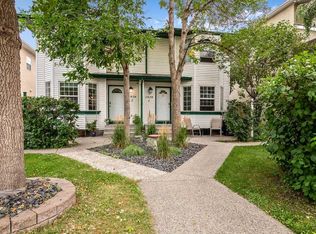 1926/1928 32nd St SW, Calgary, AB T3E2R6