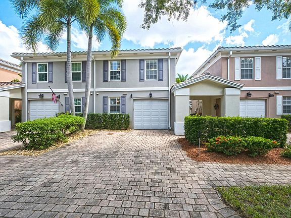 2nd image of 5729 Cove Cir