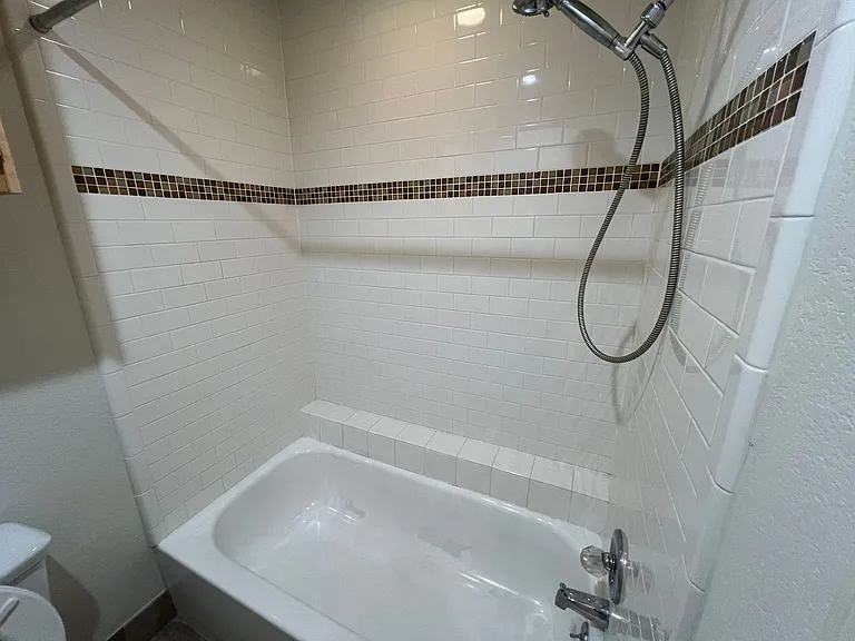 7685 Northcross Dr #909 — Photo 12