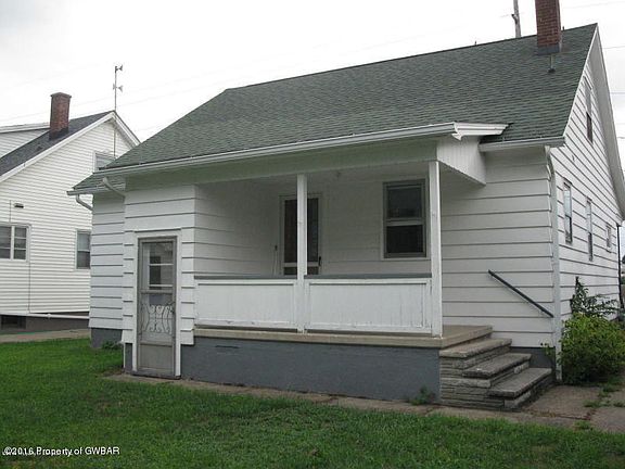 2nd image of 104 Roosevelt St