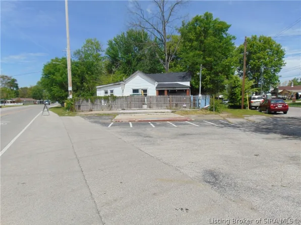 1026 S Clark Boulevard S, Clarksville, IN 47129