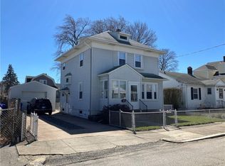 90 W Lawn Ave, Pawtucket, RI 02860