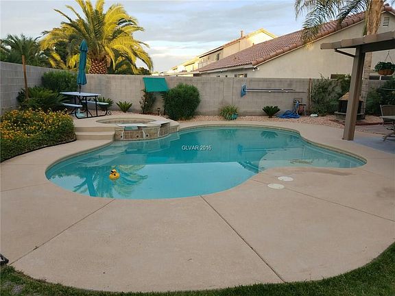 2nd image of 1318 Stable Glen Dr