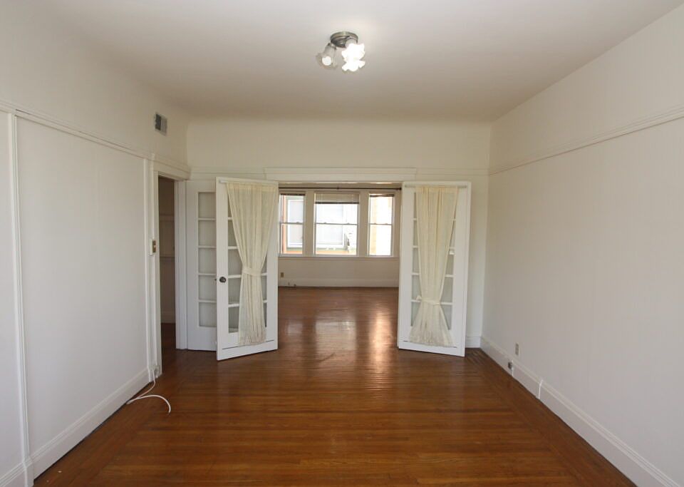 1st image of 3010 Fulton St #12