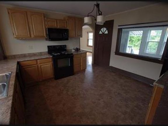 2nd image of 249 Marlboro St #2