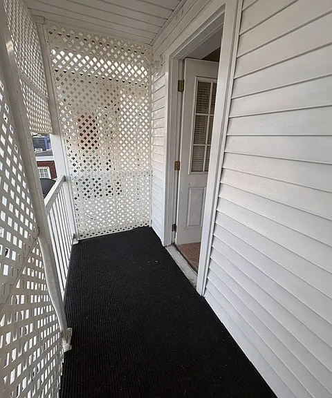 2105 Greenwood St — Photo 15