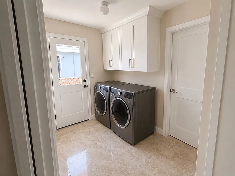 5920 Wilkinson Ave — Photo 15