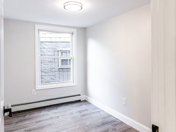 2nd image of 17 Bickerton St