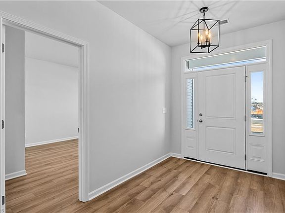 4th image of 267 Yarrow Dr