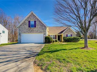 1920 Briar Run Dr, Greensboro, NC 27405
