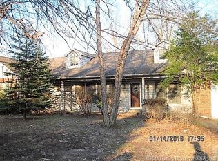 1606 Tall Oaks Dr, Jeffersonville, IN 47130