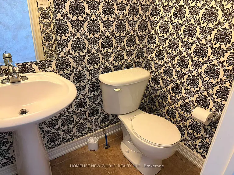 72 Keywood St — Photo 9