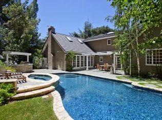 4042 Sapphire Dr, Encino, CA 91436