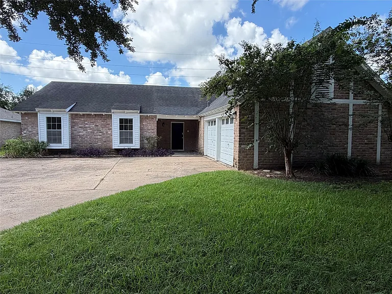 14407 Locke Ln — Photo 2