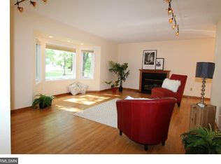 98 Saint Albans St N, Saint Paul, MN 55104