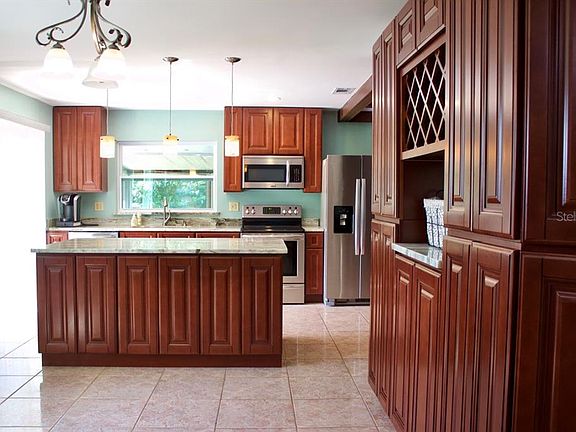 3rd image of 1385 N Lyndell Dr