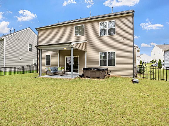 5th image of 103 S Stonehaven Way