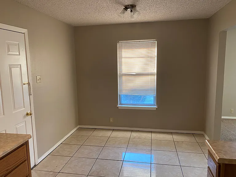 215 Fireside Village Dr — Photo 3